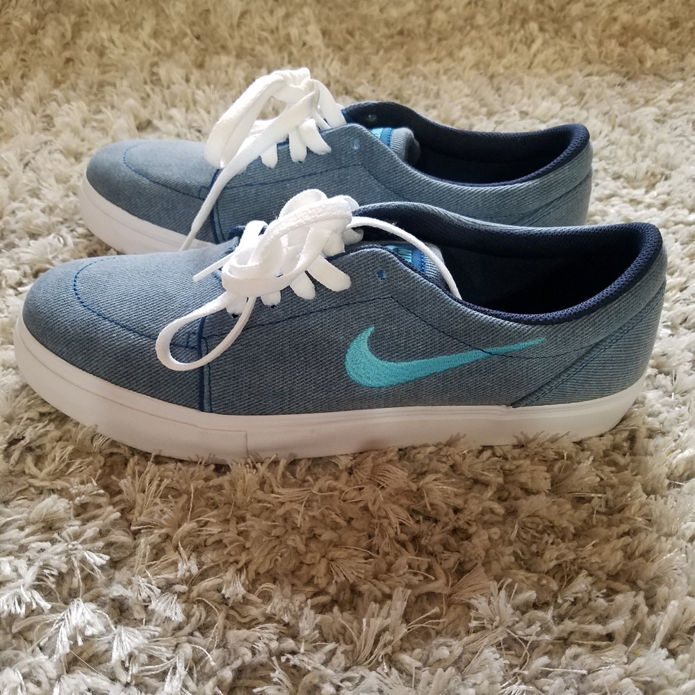 Mens nike skate shoe